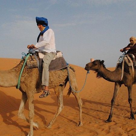 Les Pyramides Hotel Merzouga Esterno foto