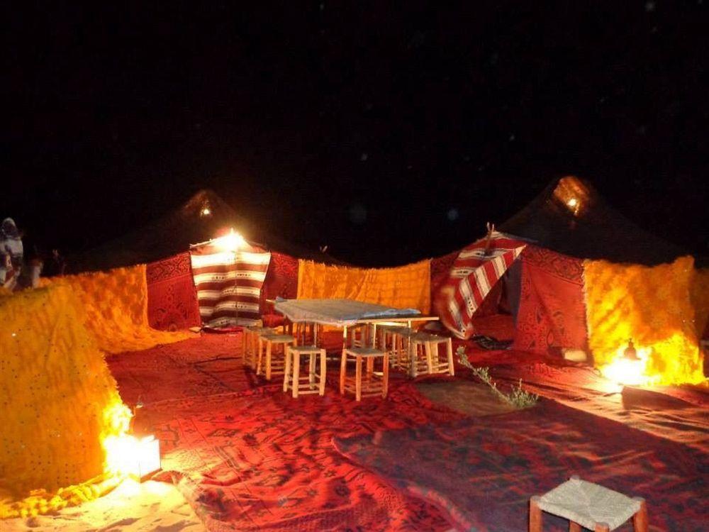 Les Pyramides Hotel Merzouga Esterno foto