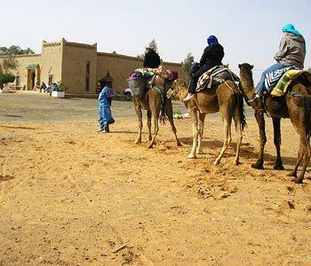 Les Pyramides Hotel Merzouga Esterno foto