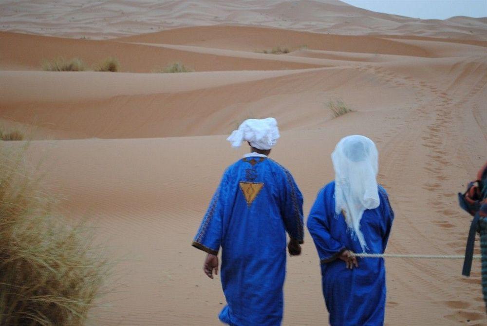 Les Pyramides Hotel Merzouga Esterno foto