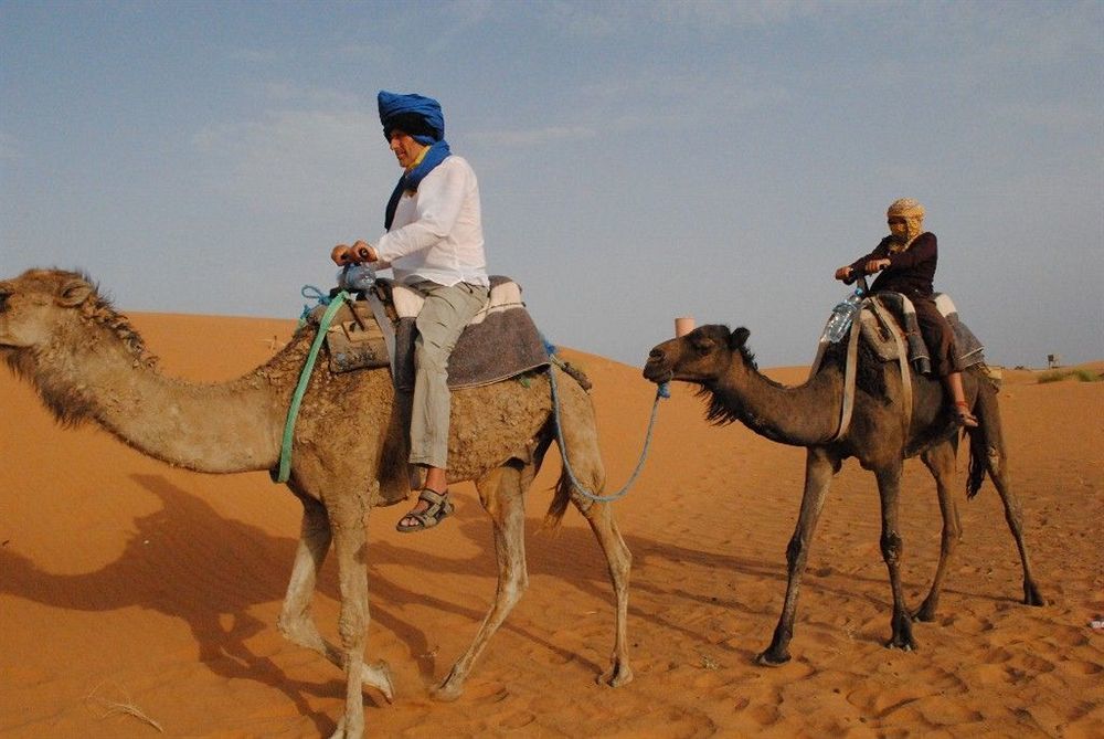 Les Pyramides Hotel Merzouga Esterno foto