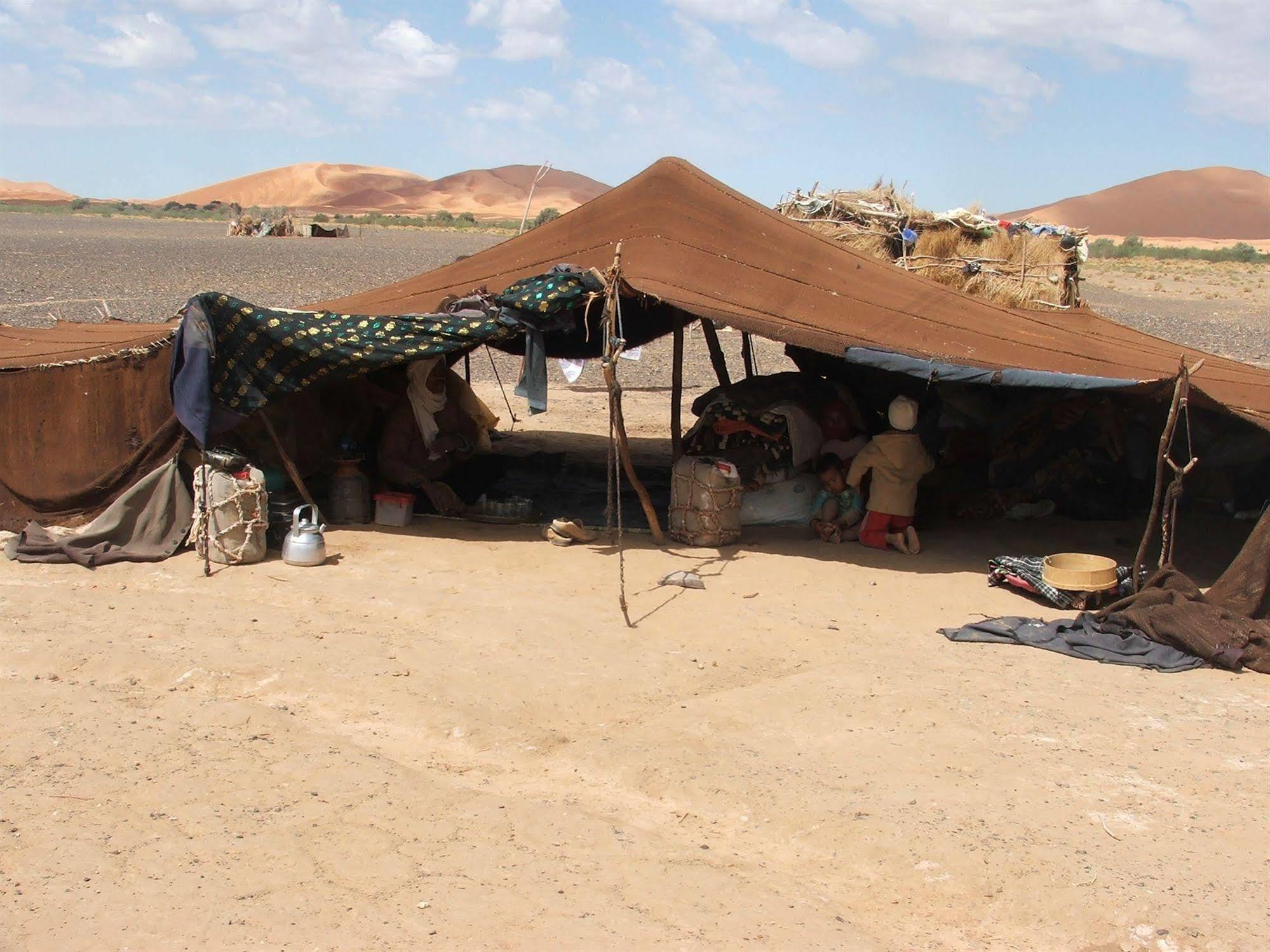Les Pyramides Hotel Merzouga Esterno foto