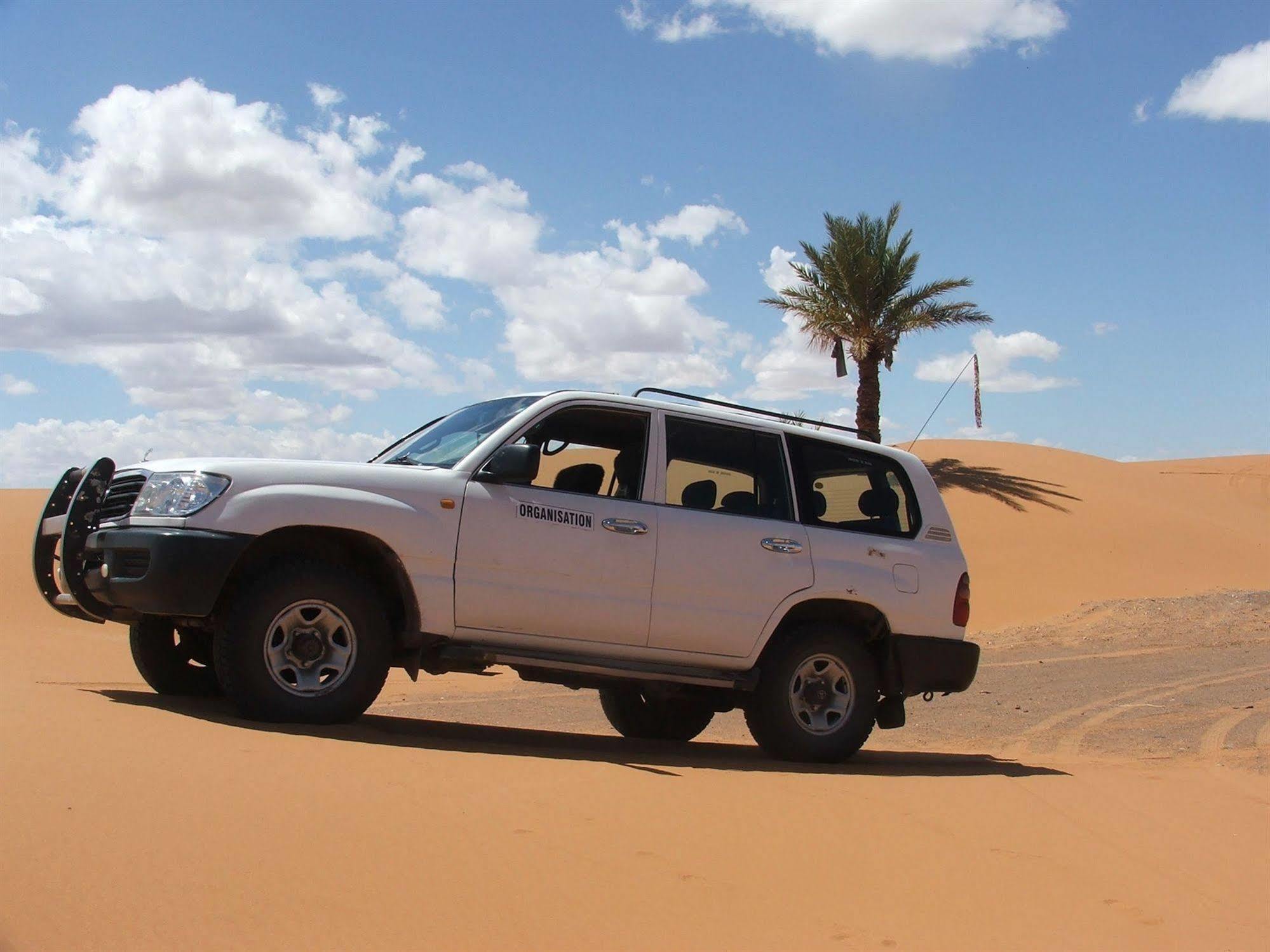 Les Pyramides Hotel Merzouga Esterno foto